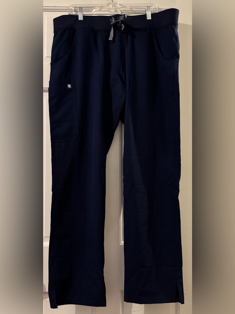 BNWT Figs Kade Cargo Scrub Pants in Navy XLT